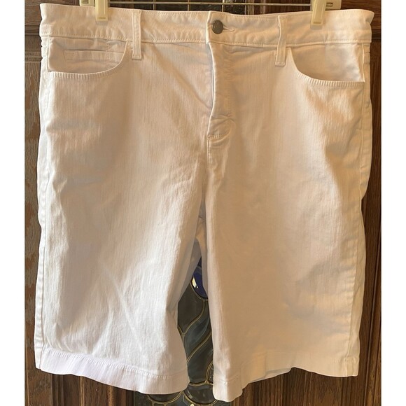 NYDJ Pants - NYDJ Women's Jean Bermuda Shorts Size 14 White Lift Tuck 11" Inseam Stretch EUC